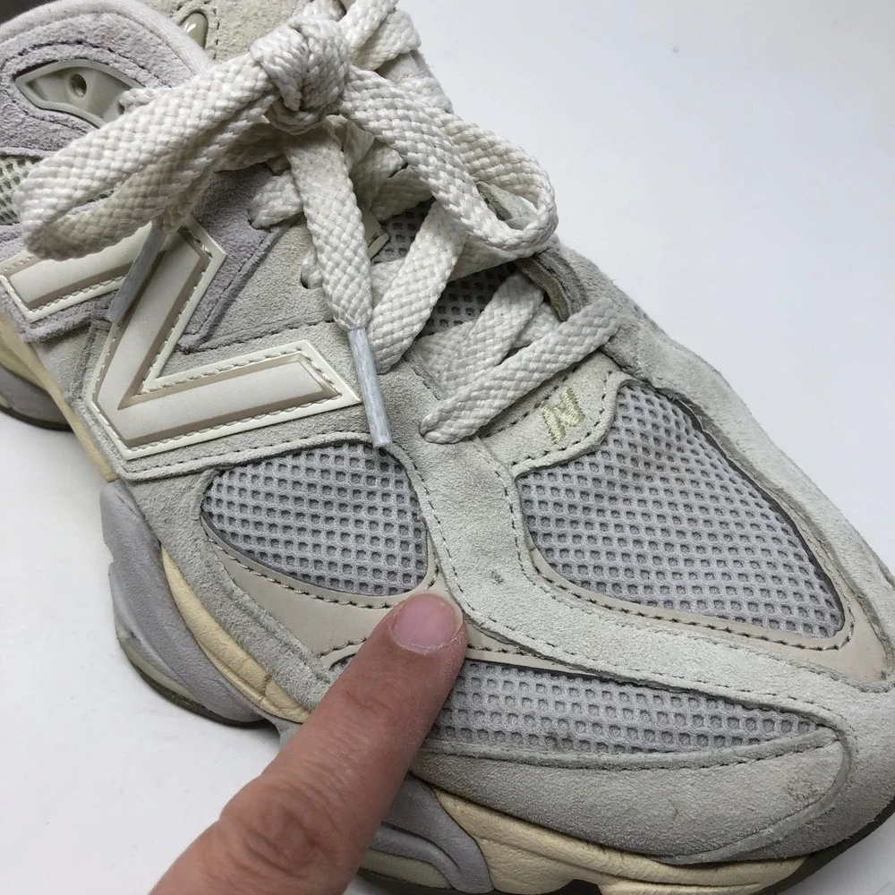New Balance 9060 Sneakers Men 8 Women 9.5‎ Unisex Sea Salt Moonbeam Streetwear
